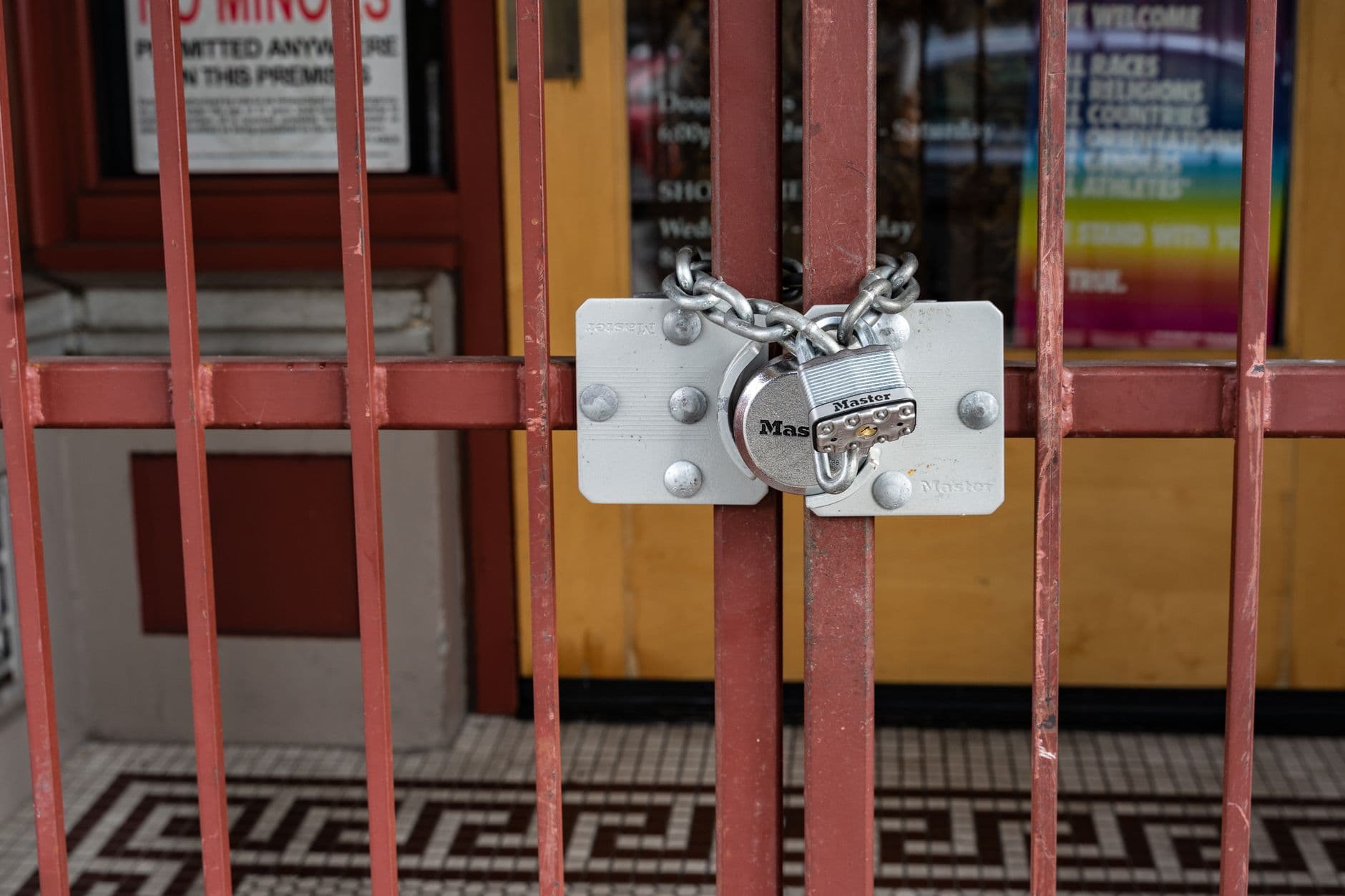 Box de stockage pas cher à Brest avec cadenas et porte métallique